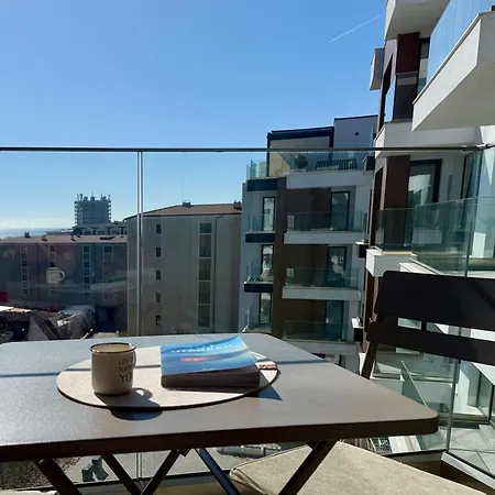 Smile Sea And With Free Underground Parking Apartment